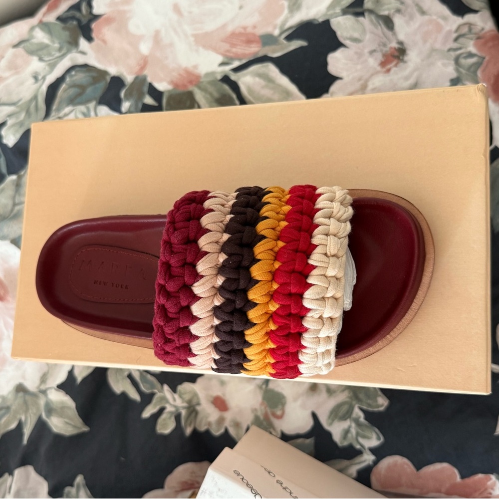 MARINA Multicolor Knitted Slippers with Zigzag Pattern